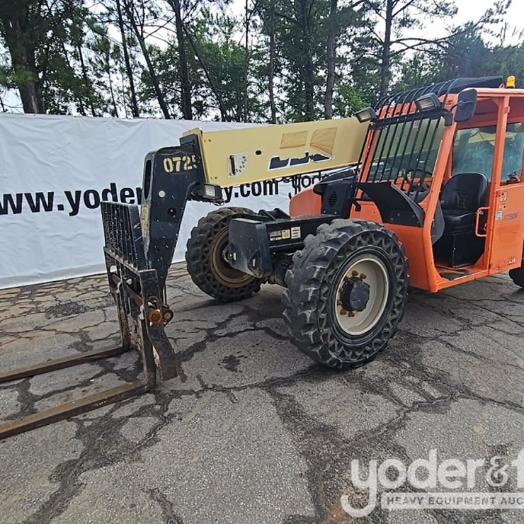 2016 JLG G6-42A