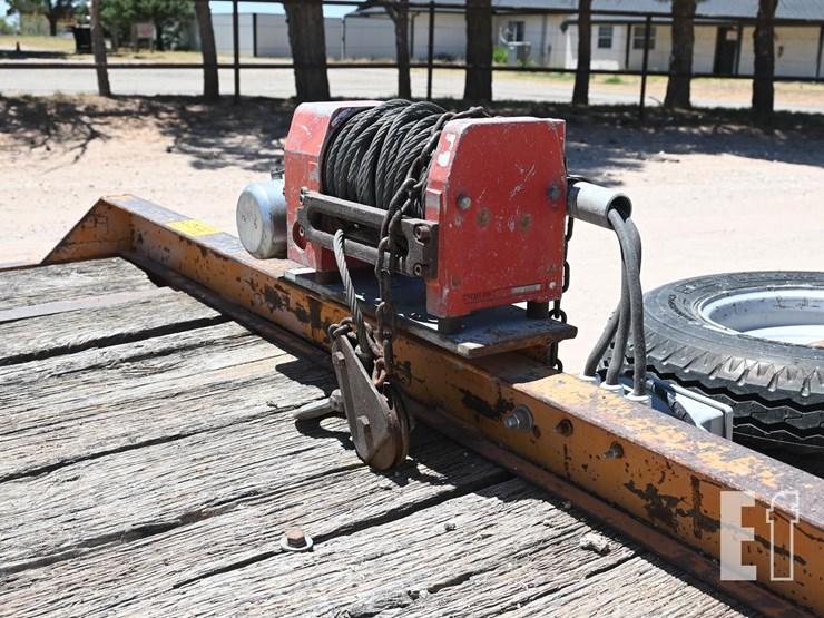 flatbed-trailer-with-wench-5233-image-2
