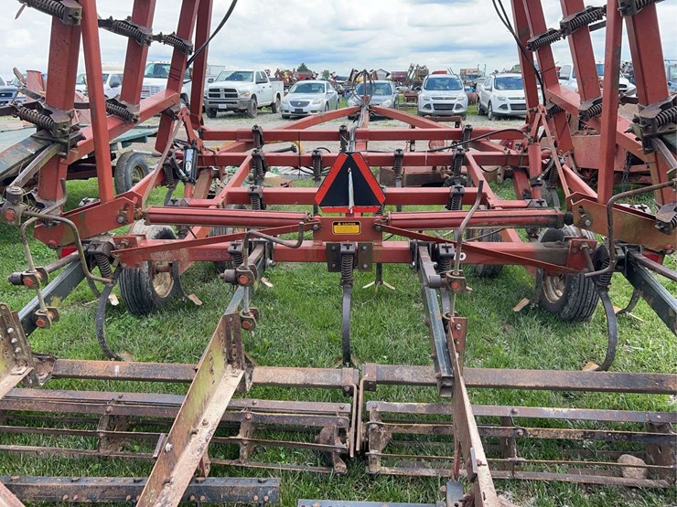 hesston-2210-image-7