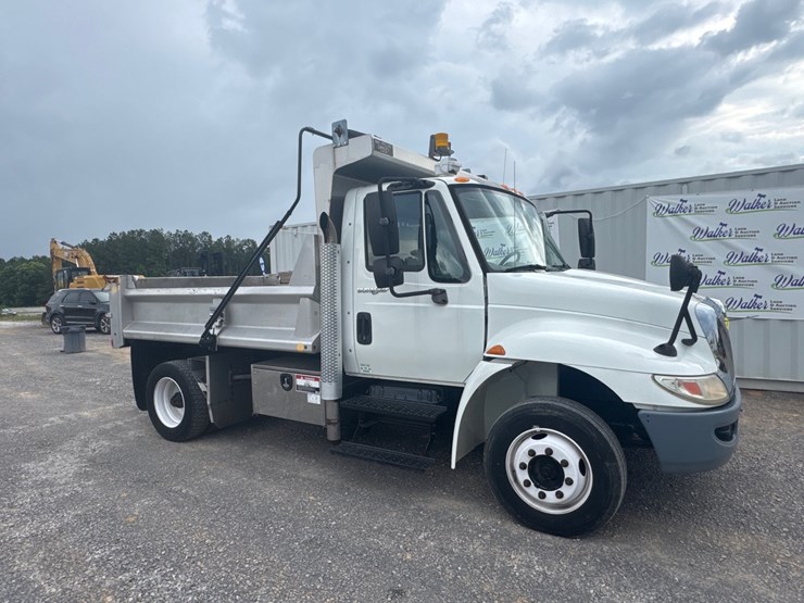 2014-international-durastar-4300-image-2