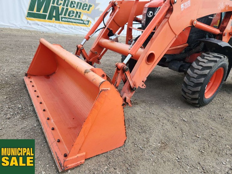 2015-kubota-l4760-image-18