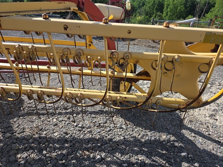 new-holland-256-image-6