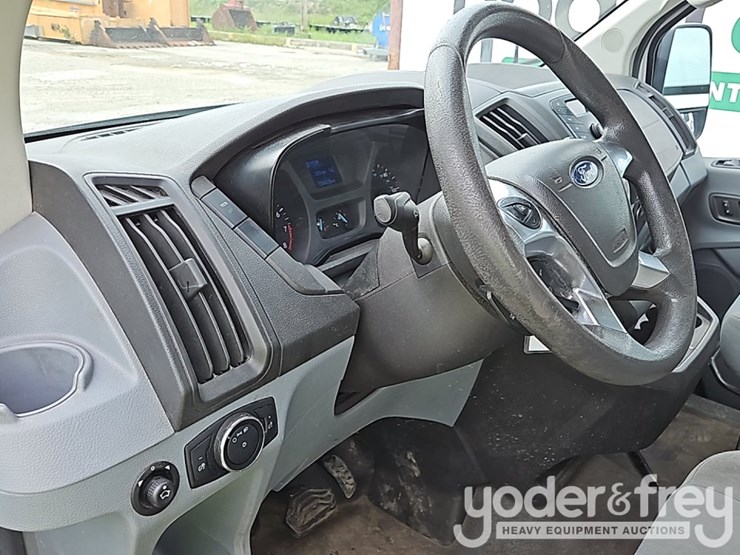 2015-ford-transit-image-32
