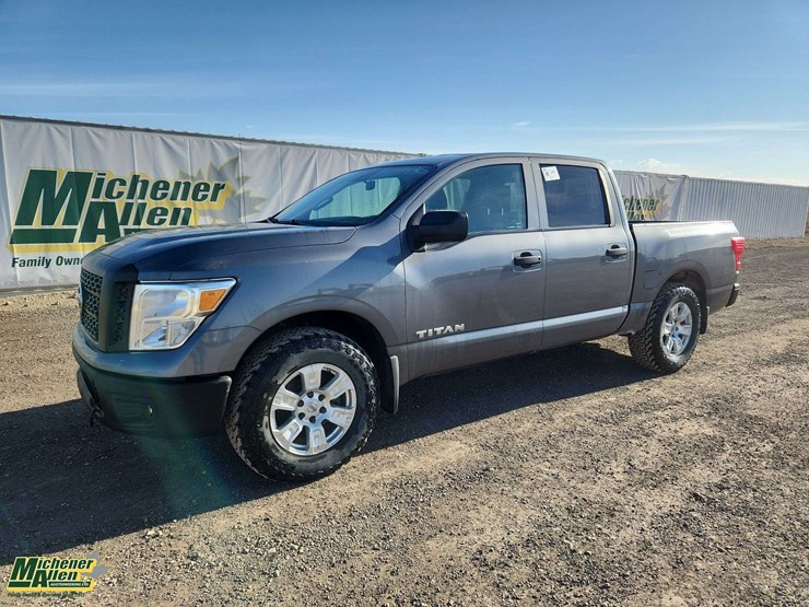 2017-nissan-titan-image-1