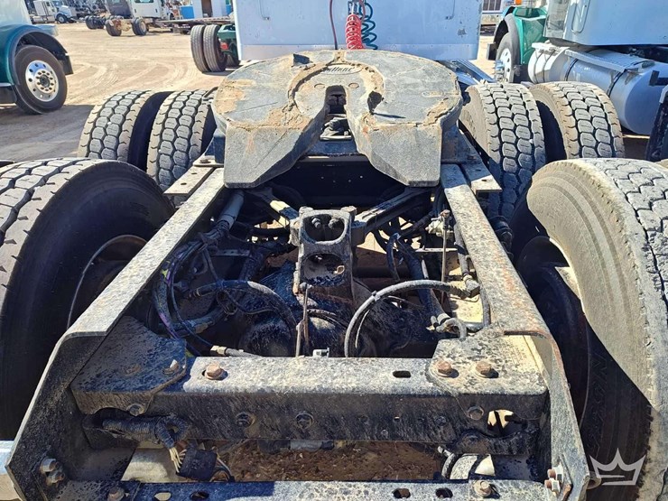 2012-kenworth-t800-image-19