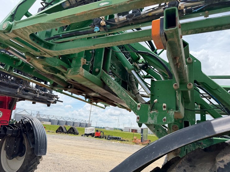 2016-john-deere-r4038-image-59