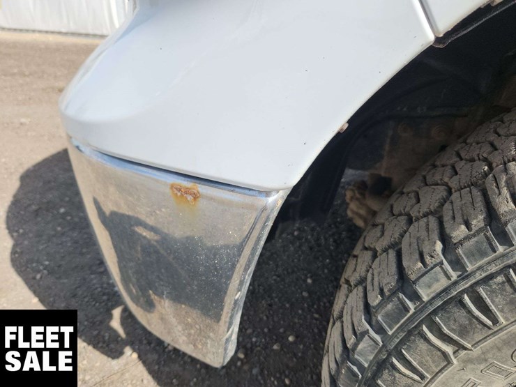 2020-ram-1500-classic-image-45