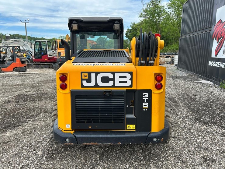 2023-jcb-3ts-8t-image-3