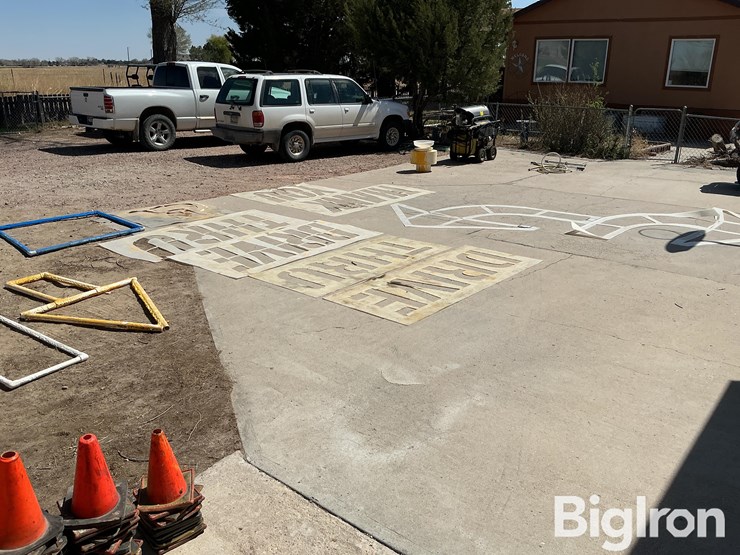 parking-lot-striping-stencil-bundle-image-3