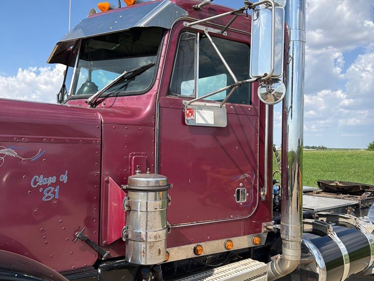 1981-peterbilt-359-image-19