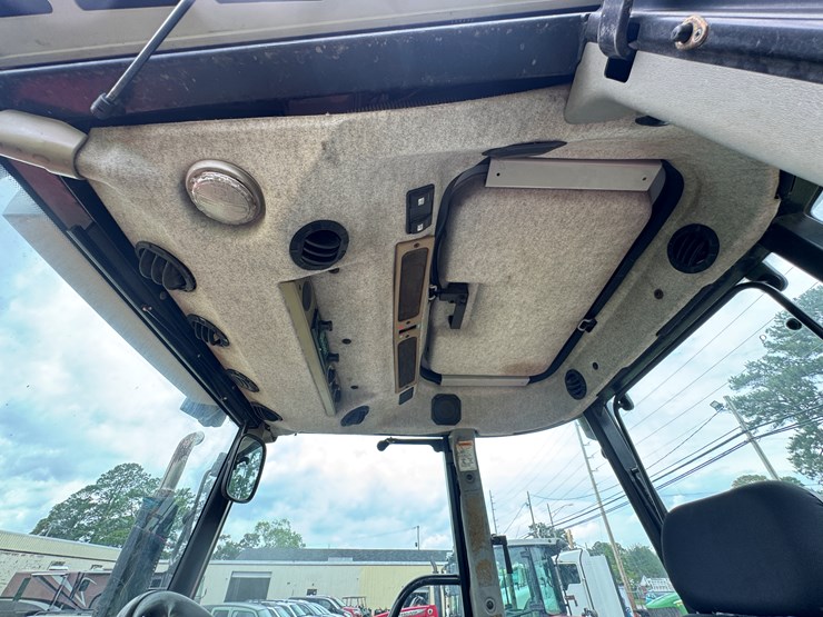 2003-massey-ferguson-4355-image-6