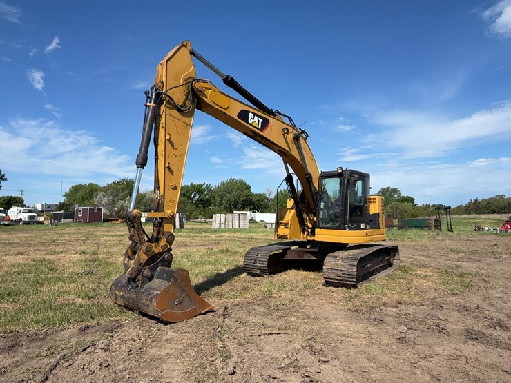 2012-caterpillar-321d-excavator-image-1