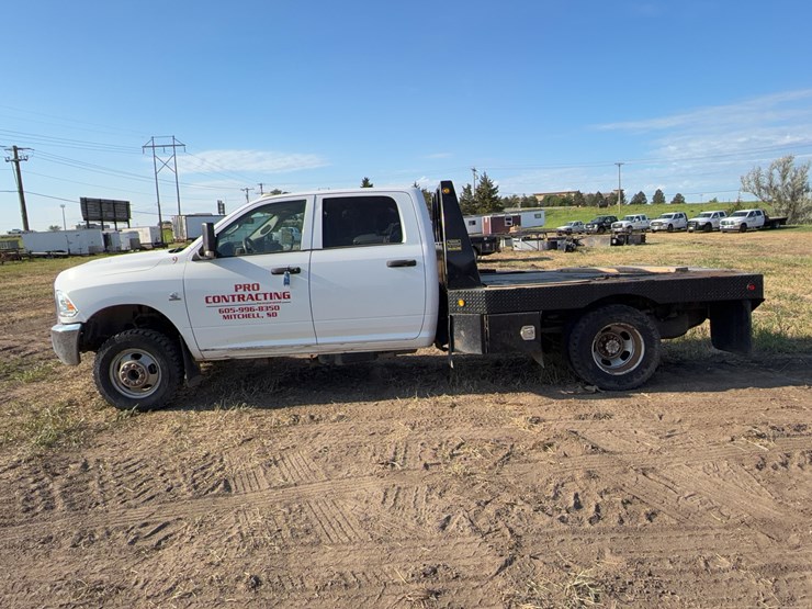 2011-dodge-3500-image-6