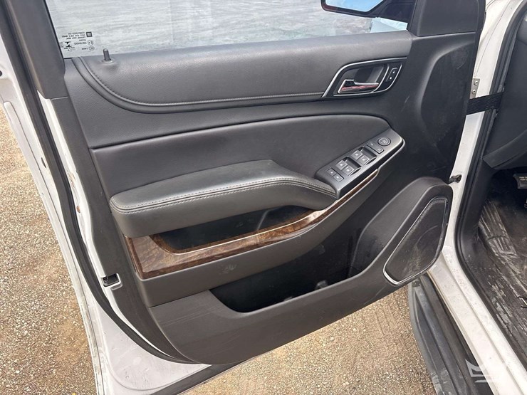 2019-chevrolet-tahoe-image-6