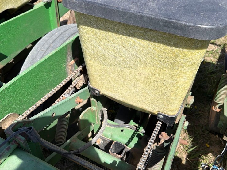 john-deere-7000-image-36