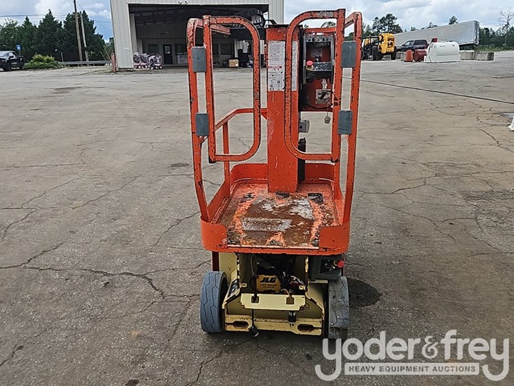 2016-jlg-1230es-image-4