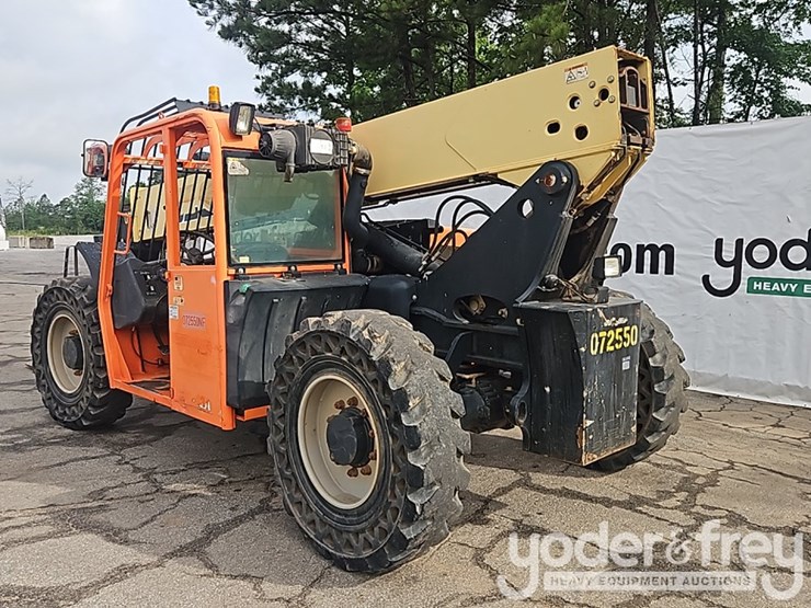 2016-jlg-g6-42a-image-3