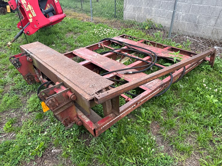 hoelscher-bale-grapple-image-1