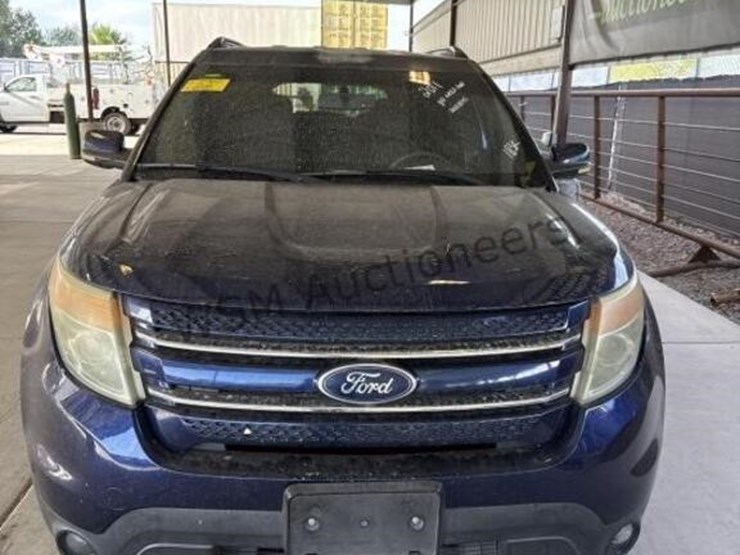 2011-ford-explorer-limited-image-3