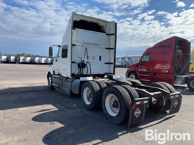 2016-international-prostar-image-7