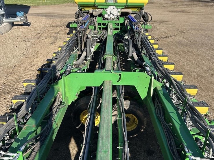 2023-john-deere-db90-image-86