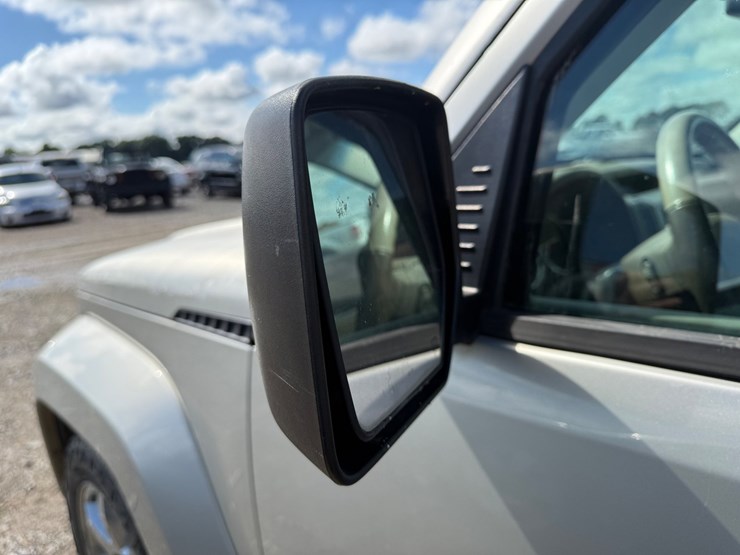 2008-jeep-liberty-image-25