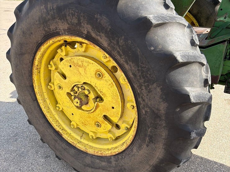 john-deere-4020-image-22