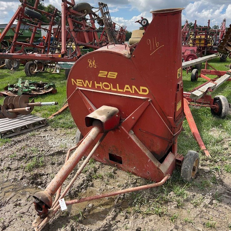 NEW HOLLAND 28