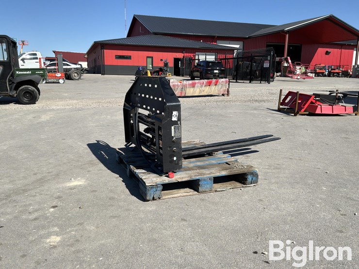 2025-massey-ferguson-730-image-5