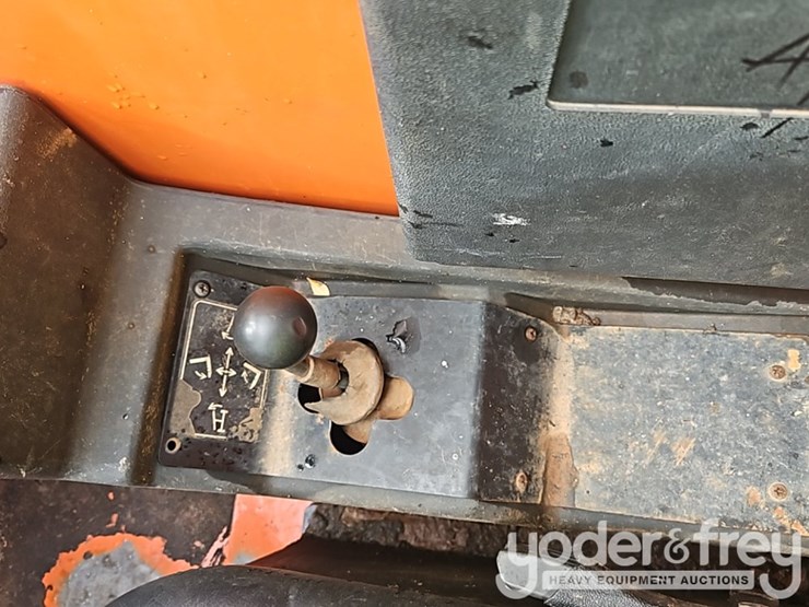 2016-jlg-g6-42a-image-28