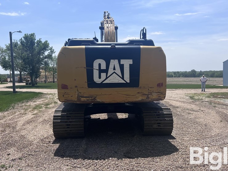 2013-caterpillar-320e-image-6