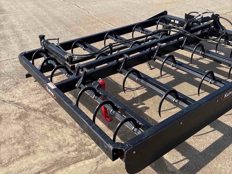 kuhns-510f-skidloader-bale-accumulator-image-14