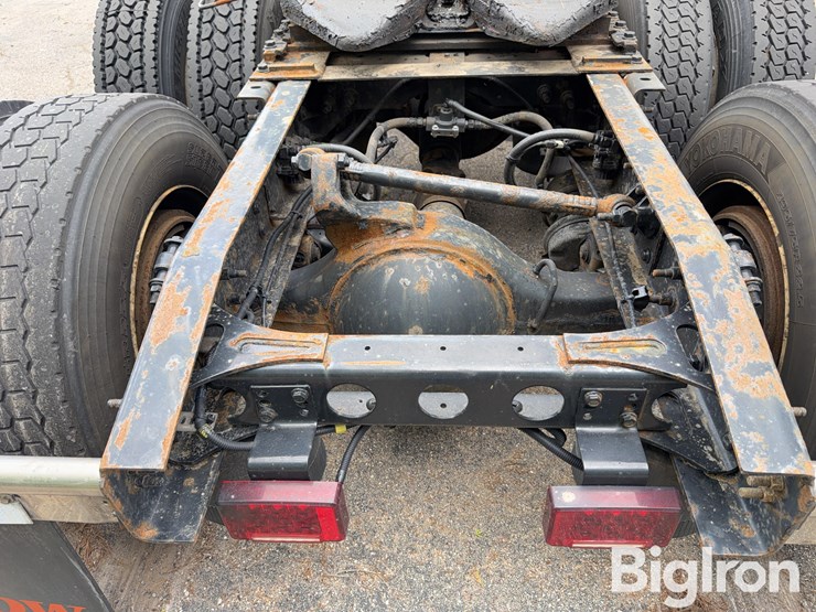 2016-international-prostar-image-9