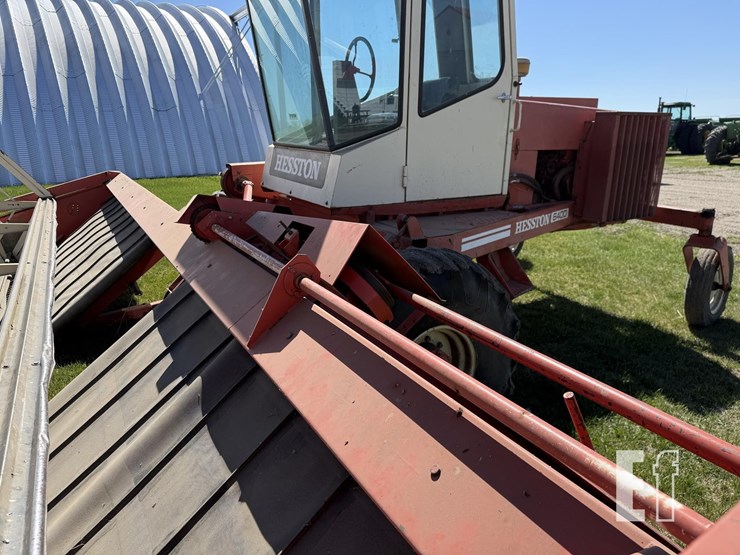 hesston-6400-image-10
