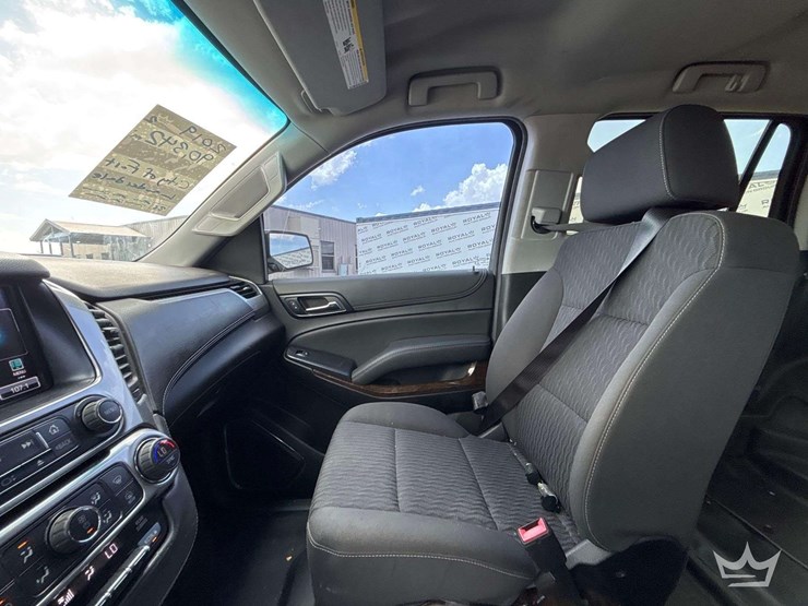2019-chevrolet-tahoe-image-12