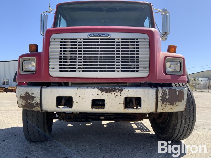 2000-freightliner-fl80-image-9