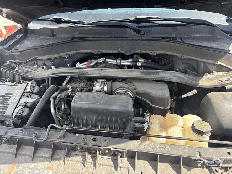 2020-ford-explorer-image-10
