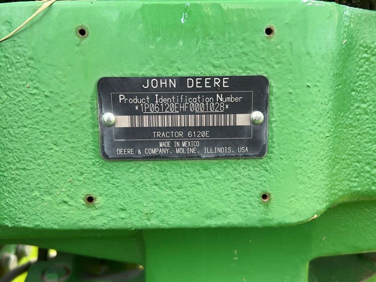 2015-john-deere-6120e-image-18