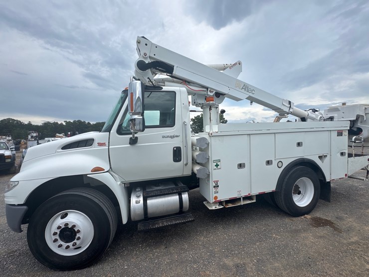2011-international-durastar-4400-image-5