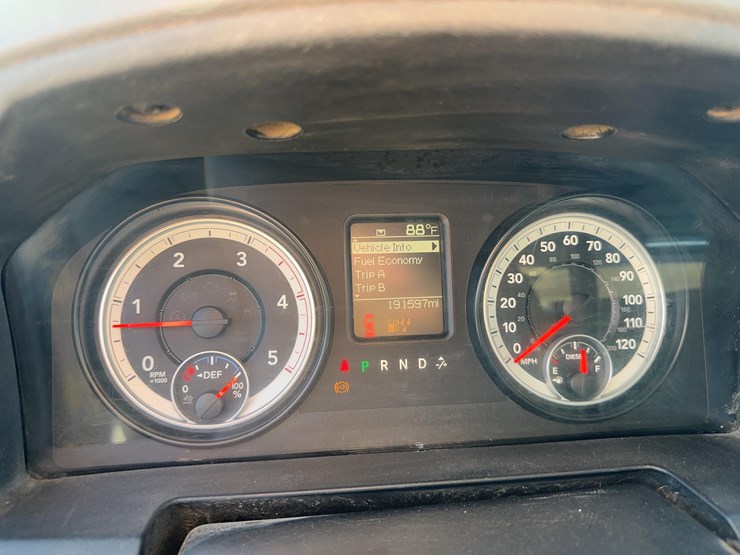 2014-dodge-3500-image-24