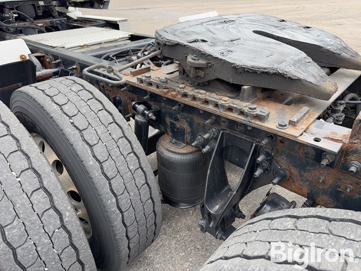 2015-international-prostar-image-14