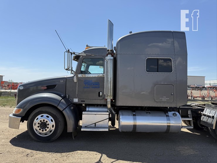 2009-peterbilt-386-image-8
