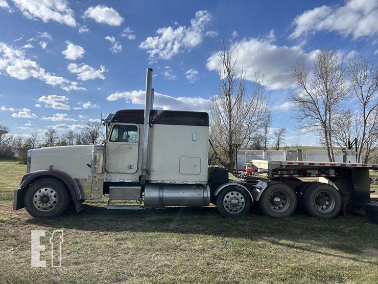 2006-freightliner-fld132-classic-xl-image-30