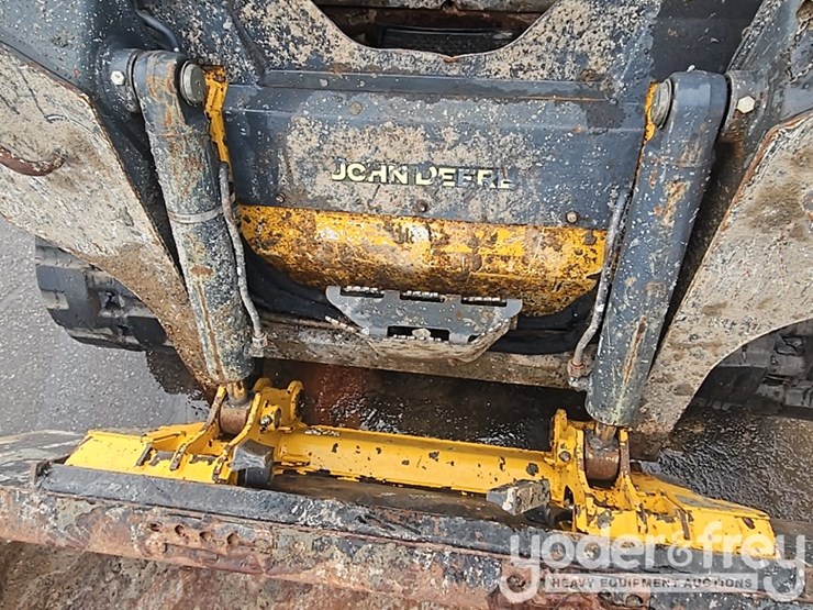 2018-deere-317g-image-19
