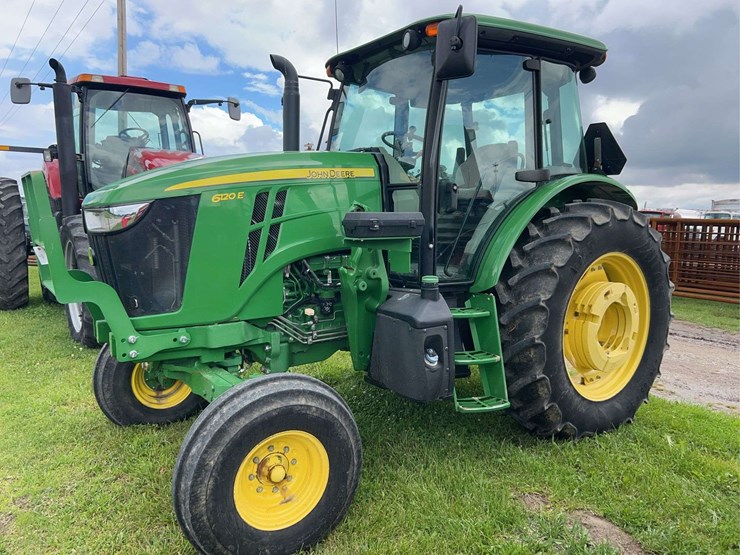 2015-john-deere-6120e-image-1