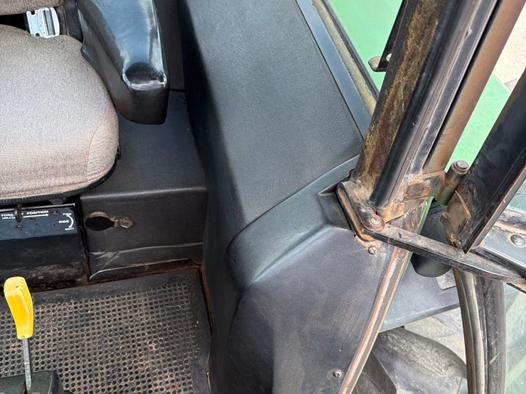 john-deere-4640-image-40