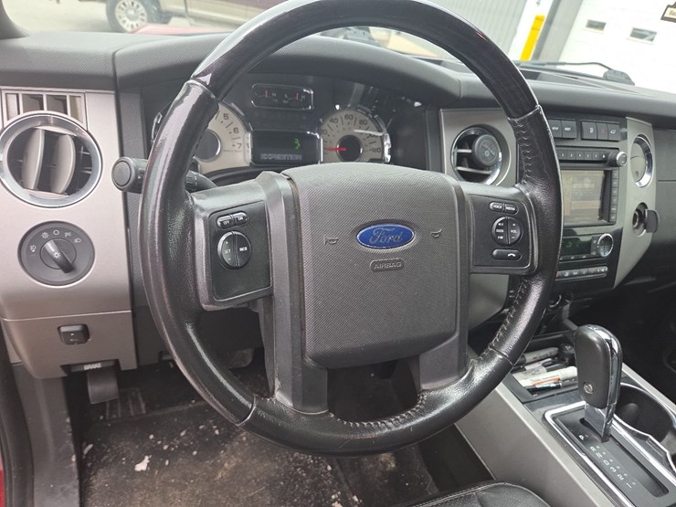 2013-ford-expedition-limited-suv-image-34