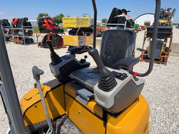 2026-me20-diesel-mini-excavator,-s/n-05359a-image-11