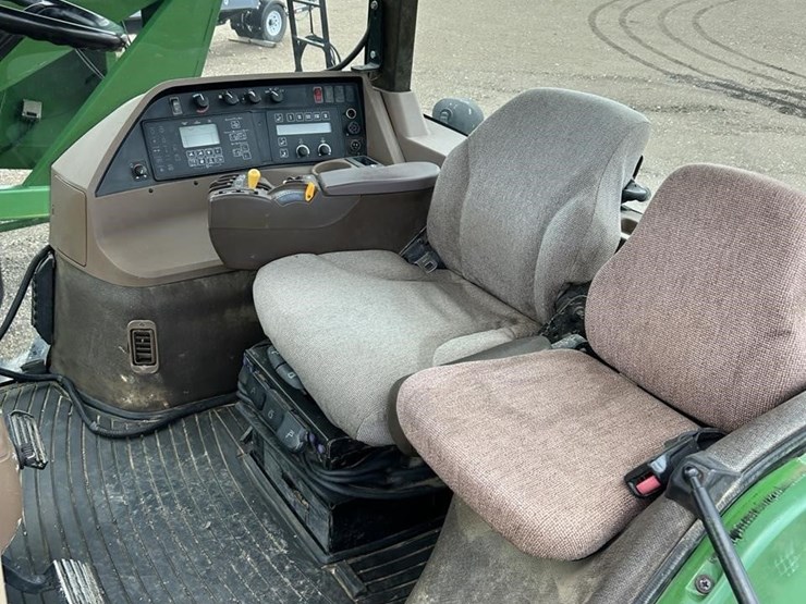 2004-john-deere-8220t-image-57