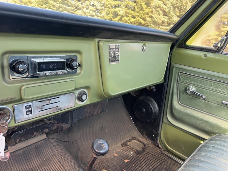 1972-chevrolet-pickup-image-16